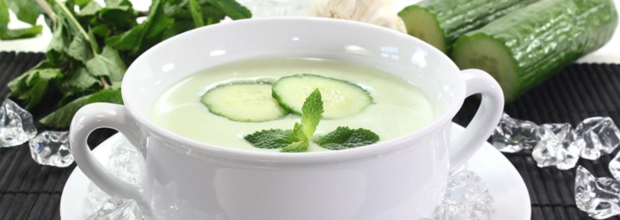 Supă cremă de castravete cu mentă