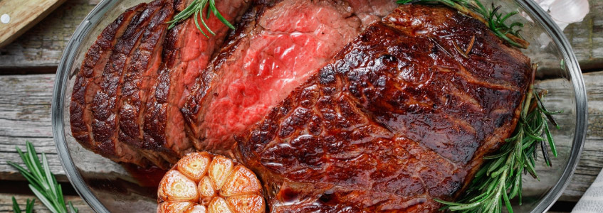 Carne de vită prăjită cu rozmarin