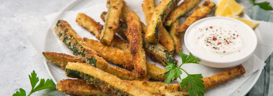 Zucchini prăjit cu sos de iaurt